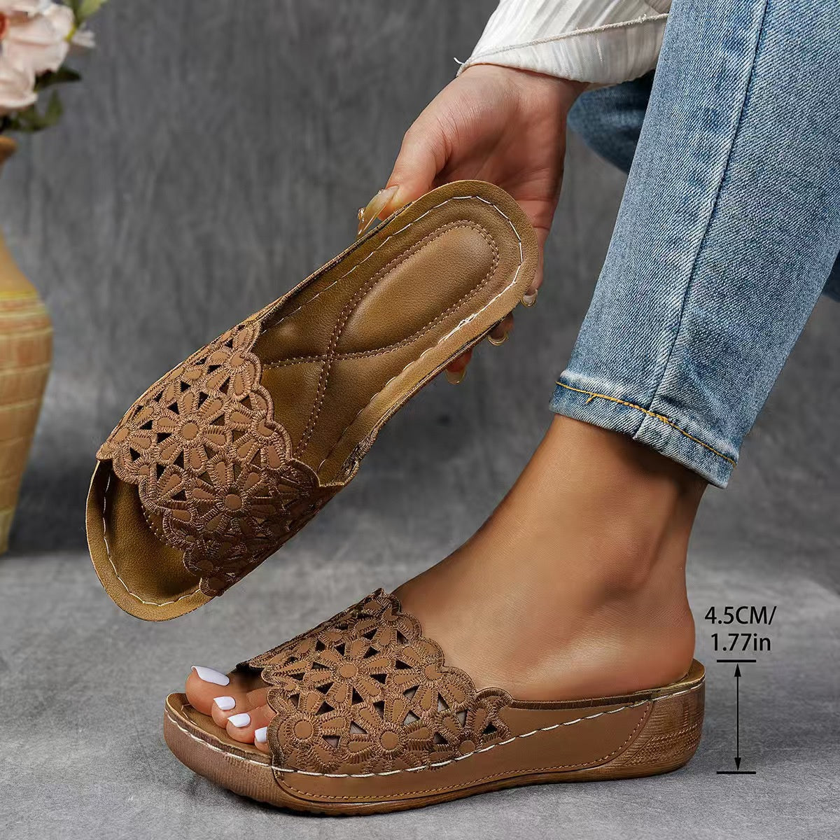 🏆𝙇𝘼𝙎𝙏 𝘿𝘼𝙔: 𝟴𝟬% 𝙊𝙁𝙁⭐⭐Women's Openwork Floral Embroidered Orthopedic Wedge Sandals