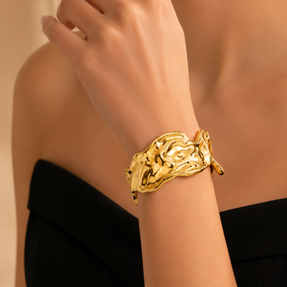 ✨ Gold Jewellery Set for Women – Elegant Liquid Design Necklace, Bracelet & Earrings