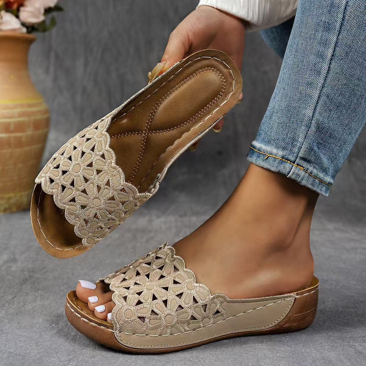 🏆𝙇𝘼𝙎𝙏 𝘿𝘼𝙔: 𝟴𝟬% 𝙊𝙁𝙁⭐⭐Women's Openwork Floral Embroidered Orthopedic Wedge Sandals